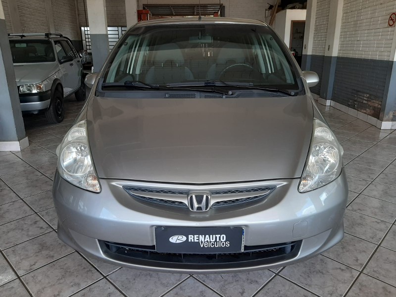 HONDA FIT 1.4 LXL 2006/2007 RENAUTO VEÍCULOS LAJEADO / Carros no Vale