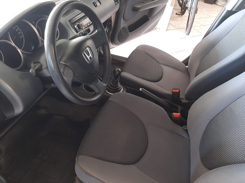 HONDA FIT 1.4 LXL 2006/2007 RENAUTO VEÍCULOS LAJEADO / Carros no Vale