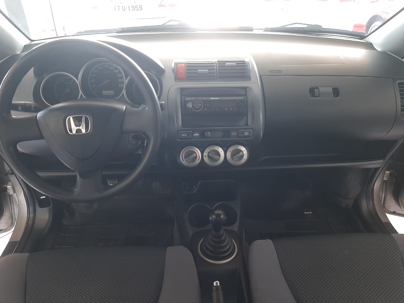 HONDA FIT 1.4 LXL 2006/2007 RENAUTO VEÍCULOS LAJEADO / Carros no Vale
