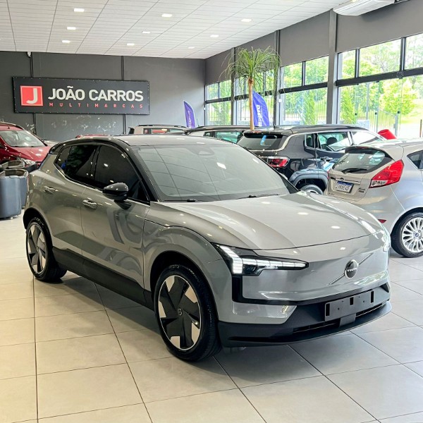 VOLVO EX30 PLUS EXTENDED RANGE 2024/2024 JOÃO CARROS MULTIMARCAS GUAPORÉ / Carros no Vale