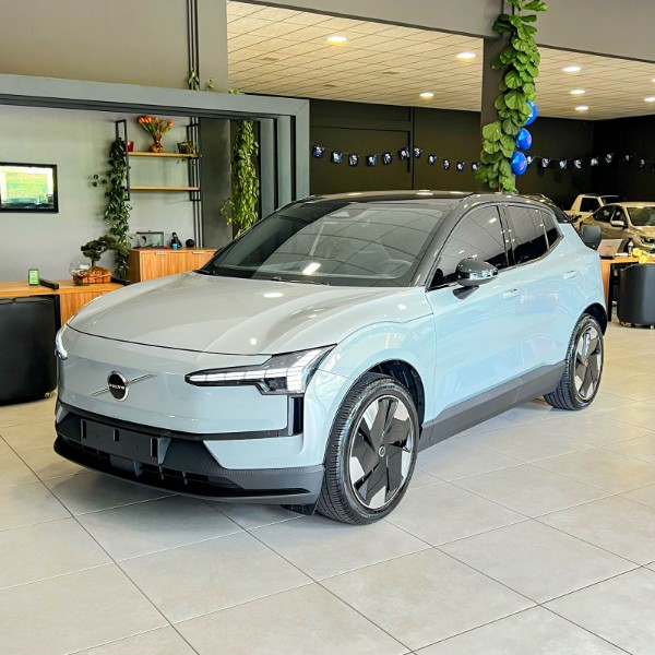 VOLVO EX30 PLUS EXTENDED RANGE 2024/2024 JOÃO CARROS MULTIMARCAS GUAPORÉ / Carros no Vale