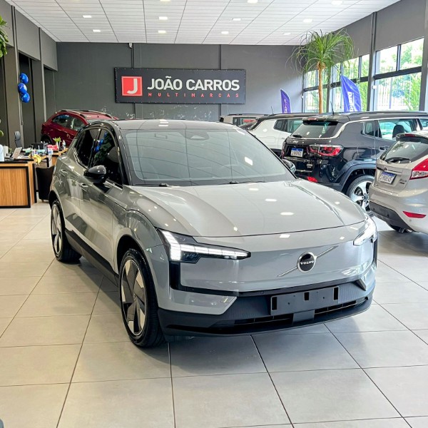 VOLVO EX30 PLUS EXTENDED RANGE 2024/2024 JOÃO CARROS MULTIMARCAS GUAPORÉ / Carros no Vale