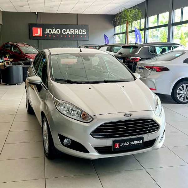 FORD FIESTA TITANIUM 1.6 2017/2017 JOÃO CARROS MULTIMARCAS GUAPORÉ / Carros no Vale