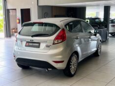 FORD FIESTA TITANIUM 1.6 2017/2017 JOÃO CARROS MULTIMARCAS GUAPORÉ / Carros no Vale