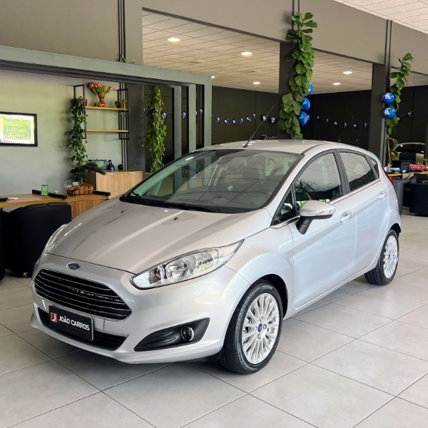 FORD FIESTA TITANIUM 1.6 2017/2017 JOÃO CARROS MULTIMARCAS GUAPORÉ / Carros no Vale