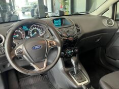 FORD FIESTA TITANIUM 1.6 2017/2017 JOÃO CARROS MULTIMARCAS GUAPORÉ / Carros no Vale