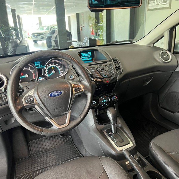 FORD FIESTA TITANIUM 1.6 2017/2017 JOÃO CARROS MULTIMARCAS GUAPORÉ / Carros no Vale