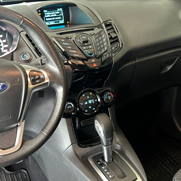 FORD FIESTA TITANIUM 1.6 2017/2017 JOÃO CARROS MULTIMARCAS GUAPORÉ / Carros no Vale