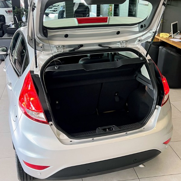 FORD FIESTA TITANIUM 1.6 2017/2017 JOÃO CARROS MULTIMARCAS GUAPORÉ / Carros no Vale