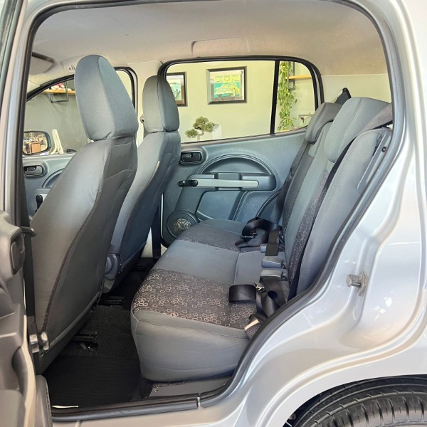 FIAT UNO 1.0 VIVACE 8V 2012/2012 JOÃO CARROS MULTIMARCAS GUAPORÉ / Carros no Vale