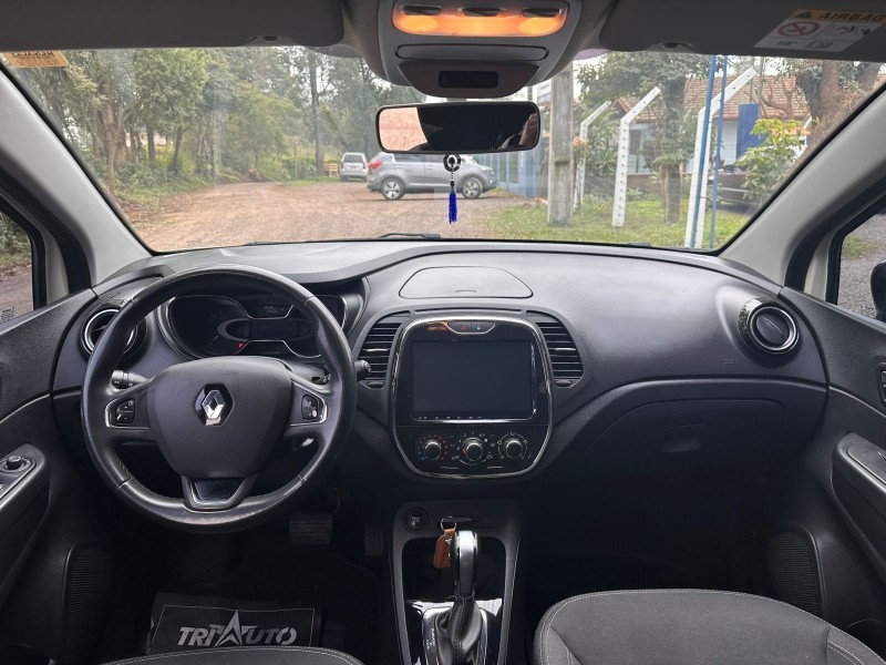 RENAULT CAPTUR LIFE 1.6 /2019 MENEGHINI VEÍCULOS ARROIO DO MEIO / Carros no Vale