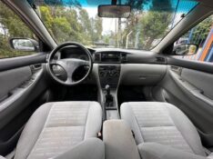 TOYOTA COROLLA XLI 1.6 /2004 MENEGHINI VEÍCULOS ARROIO DO MEIO / Carros no Vale