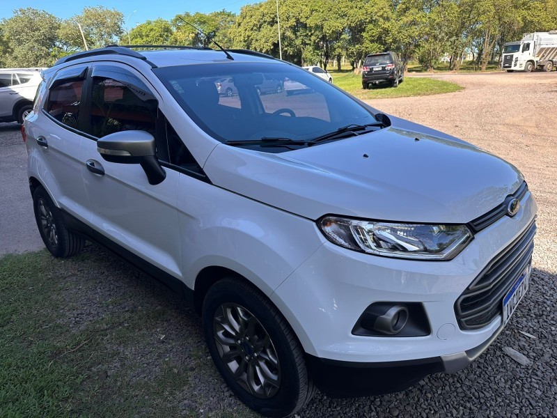 FORD ECOSPORT 2.0 FREESTYLE /2015 MENEGHINI VEÍCULOS ARROIO DO MEIO / Carros no Vale FORD ECOSPORT 2.0 FREESTYLE /2015 MENEGHINI VEÍCULOS ARROIO DO MEIO / Carros no Vale