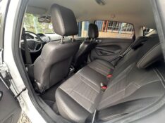 FORD FIESTA TITANIUM 1.6 /2016 MENEGHINI VEÍCULOS ARROIO DO MEIO / Carros no Vale