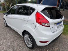 FORD FIESTA TITANIUM 1.6 /2016 MENEGHINI VEÍCULOS ARROIO DO MEIO / Carros no Vale