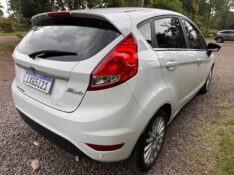 FORD FIESTA TITANIUM 1.6 /2016 MENEGHINI VEÍCULOS ARROIO DO MEIO / Carros no Vale