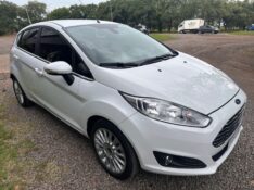 FORD FIESTA TITANIUM 1.6 /2016 MENEGHINI VEÍCULOS ARROIO DO MEIO / Carros no Vale
