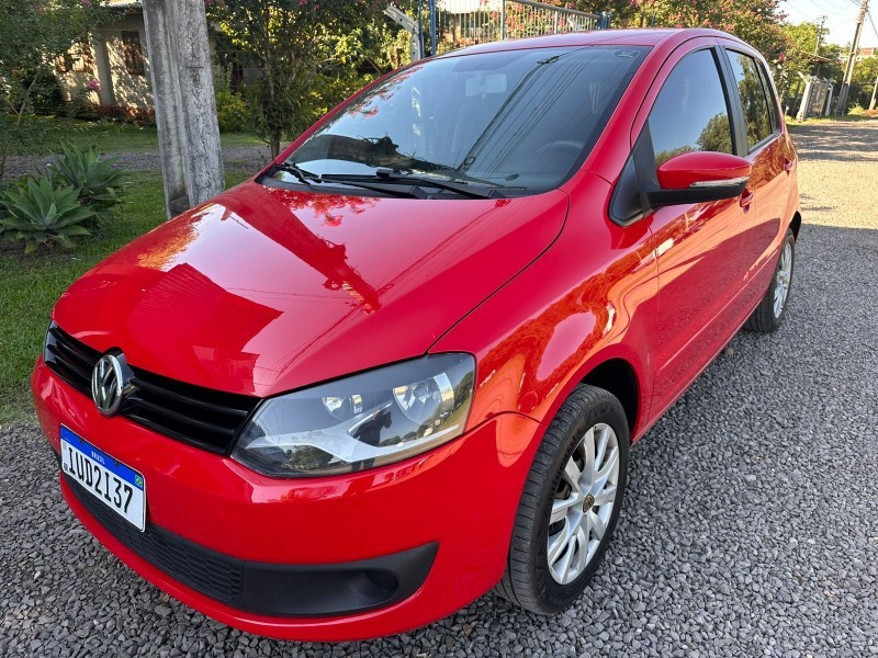 VOLKSWAGEN FOX 1.6 /2013 MENEGHINI VEÍCULOS ARROIO DO MEIO / Carros no Vale