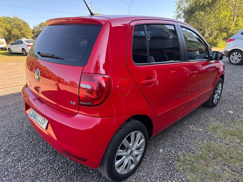 VOLKSWAGEN FOX 1.6 /2013 MENEGHINI VEÍCULOS ARROIO DO MEIO / Carros no Vale