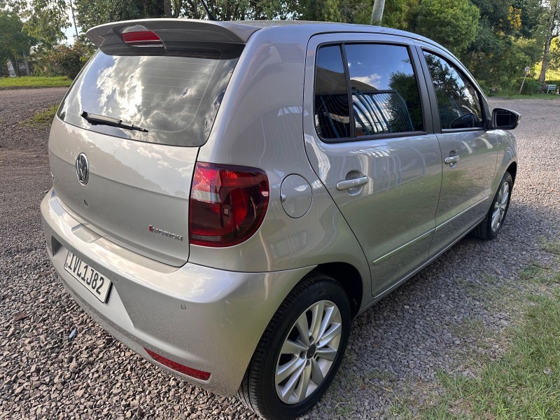 VOLKSWAGEN FOX I-MOTION 1.6 /2012 MENEGHINI VEÍCULOS ARROIO DO MEIO / Carros no Vale