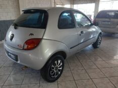 FORD KA 1.0 /2000 RENAUTO VEÍCULOS LAJEADO / Carros no Vale