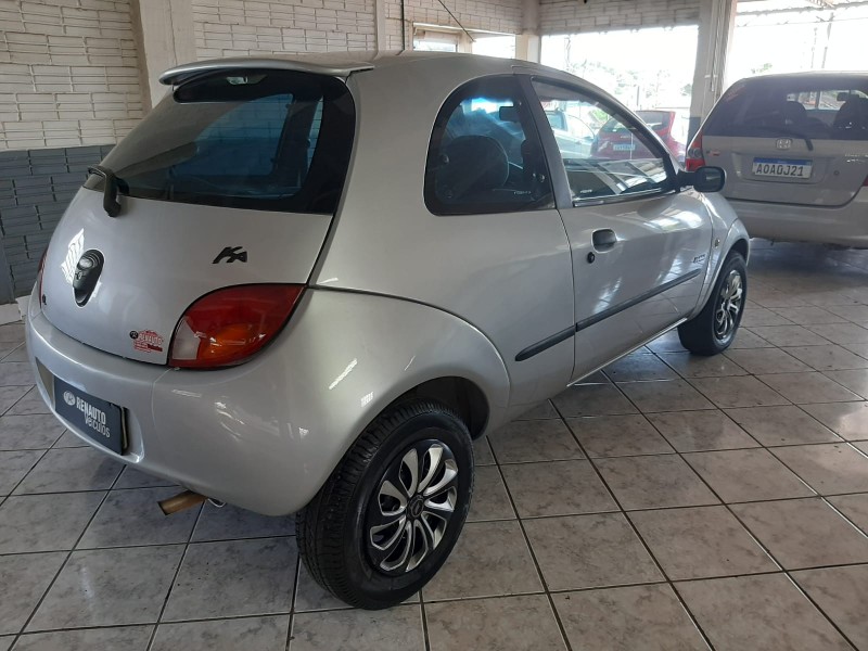 FORD KA 1.0 /2000 RENAUTO VEÍCULOS LAJEADO / Carros no Vale
