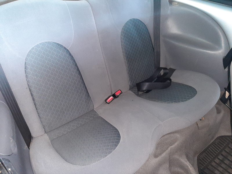 FORD KA 1.0 /2000 RENAUTO VEÍCULOS LAJEADO / Carros no Vale