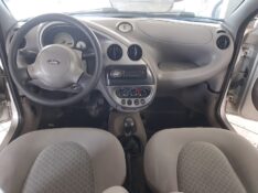 FORD KA 1.0 /2000 RENAUTO VEÍCULOS LAJEADO / Carros no Vale