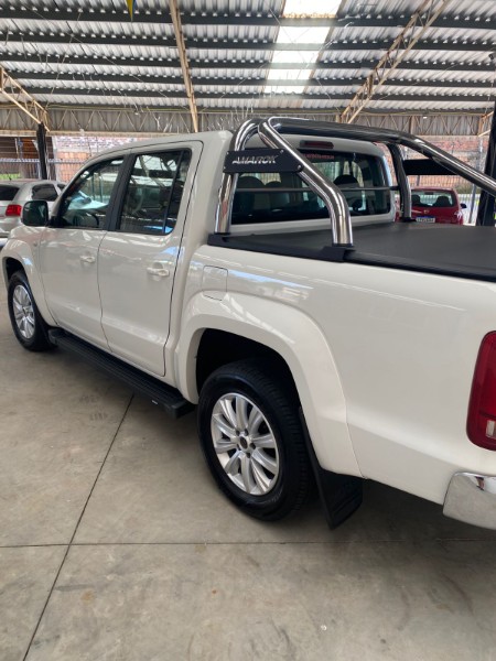 VOLKSWAGEN AMAROK 2.0 HIGHLINE 4X4 2014/2014 LAVENDA VEÍCULOS ARROIO DO MEIO / Carros no Vale