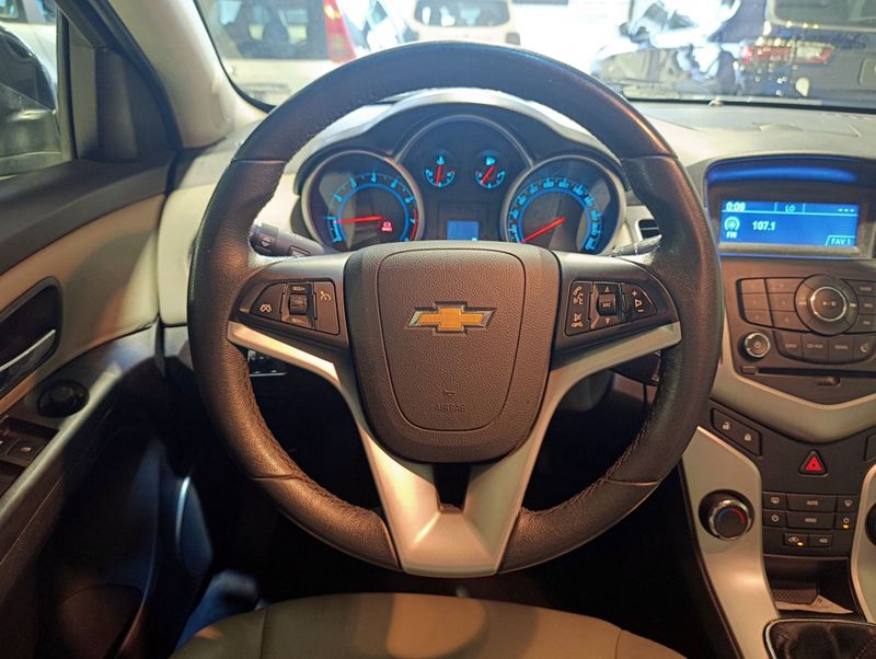Chevrolet Chev Cruze Lt Nb 2014/2014 SIM VEÍCULOS PORTO ALEGRE / Carros no Vale