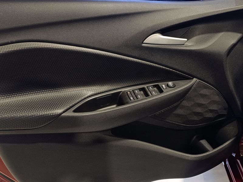 Chevrolet Onix 1.0 Lt1 2022/2023 SIM VEÍCULOS PORTO ALEGRE / Carros no Vale