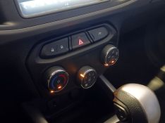 Chevrolet Onix 1.4 Lt 2019/2019 SIM VEÍCULOS PORTO ALEGRE / Carros no Vale