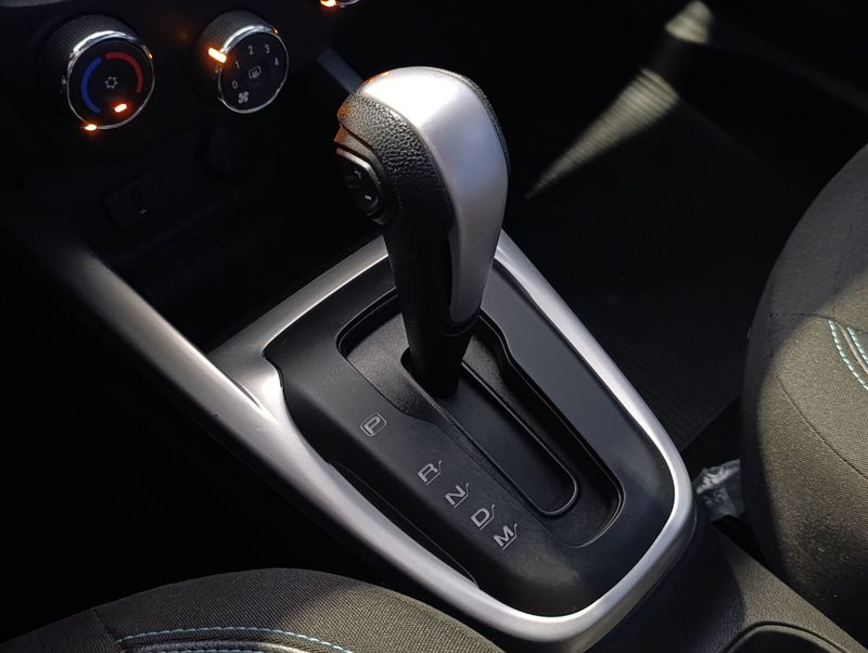 Chevrolet Onix 1.4 Lt 2019/2019 SIM VEÍCULOS PORTO ALEGRE / Carros no Vale