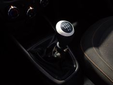 Chevrolet Onix 1.4 Lt 2013/2013 SIM VEÍCULOS PORTO ALEGRE / Carros no Vale