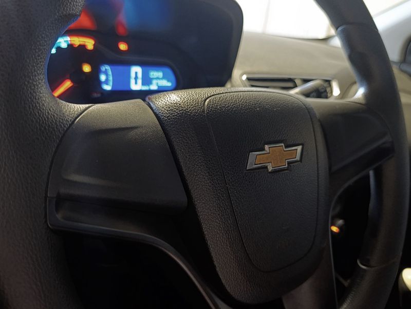 Chevrolet Onix 1.4 Lt 2013/2013 SIM VEÍCULOS PORTO ALEGRE / Carros no Vale