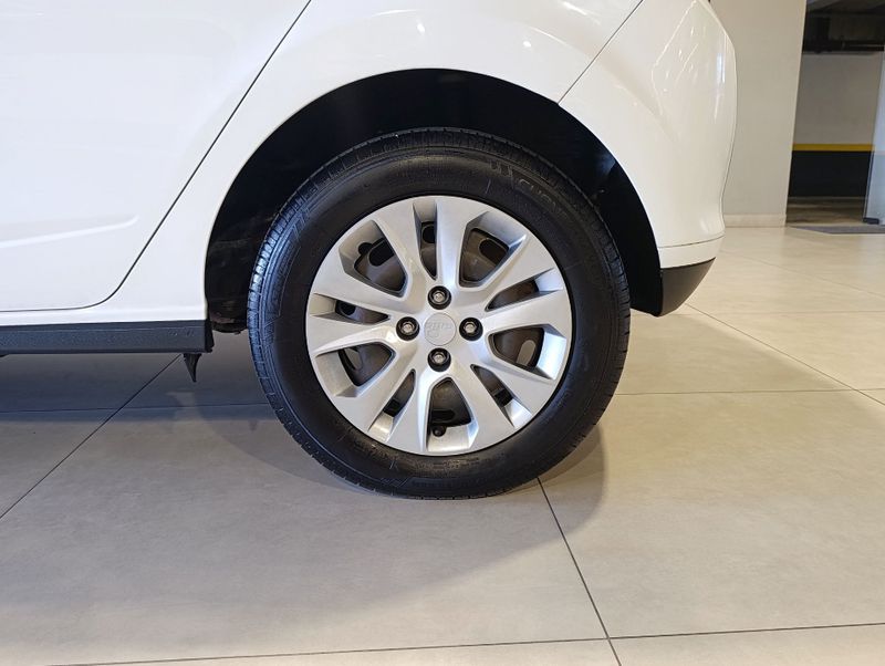 Chevrolet Onix 1.4 Lt 2013/2013 SIM VEÍCULOS PORTO ALEGRE / Carros no Vale