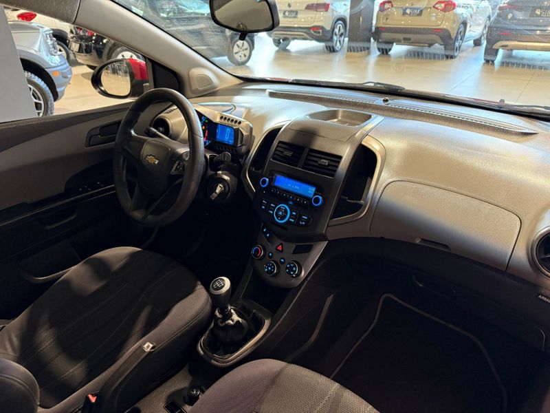 Chevrolet Sonic 1.6 Lt 16v 2013/2014 SIM VEÍCULOS PORTO ALEGRE / Carros no Vale