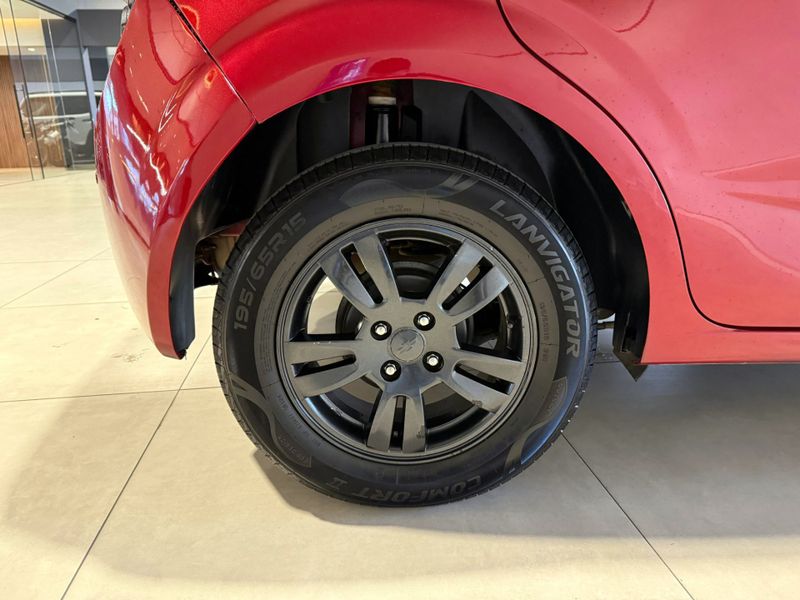 Chevrolet Sonic 1.6 Lt 16v 2013/2014 SIM VEÍCULOS PORTO ALEGRE / Carros no Vale