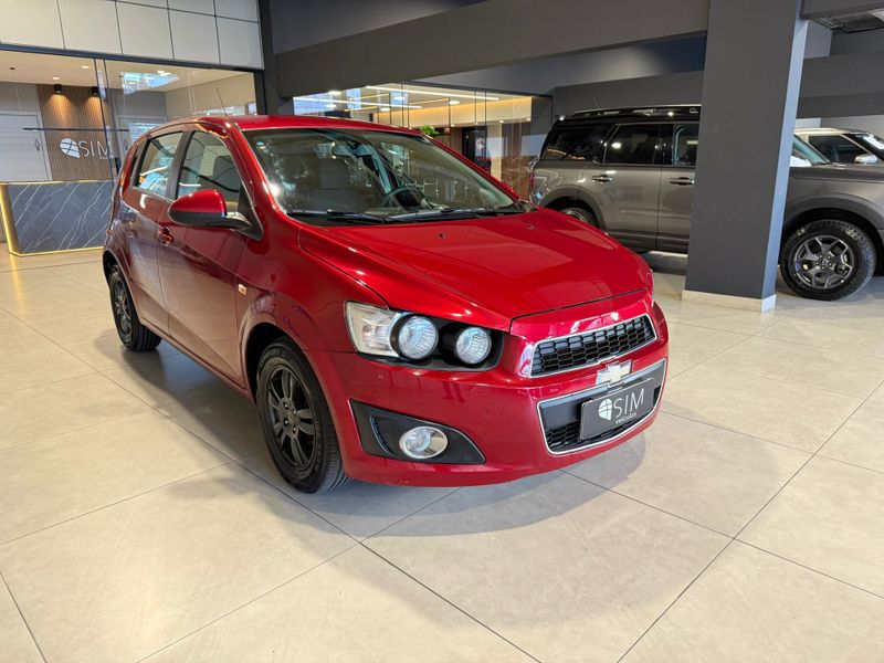 Chevrolet Sonic 1.6 Lt 16v 2013/2014 SIM VEÍCULOS PORTO ALEGRE / Carros no Vale