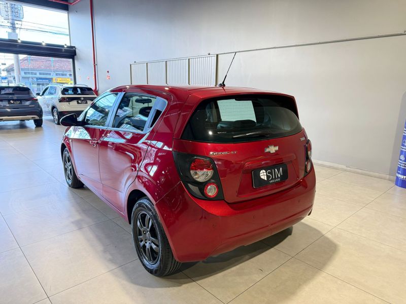 Chevrolet Sonic 1.6 Lt 16v 2013/2014 SIM VEÍCULOS PORTO ALEGRE / Carros no Vale