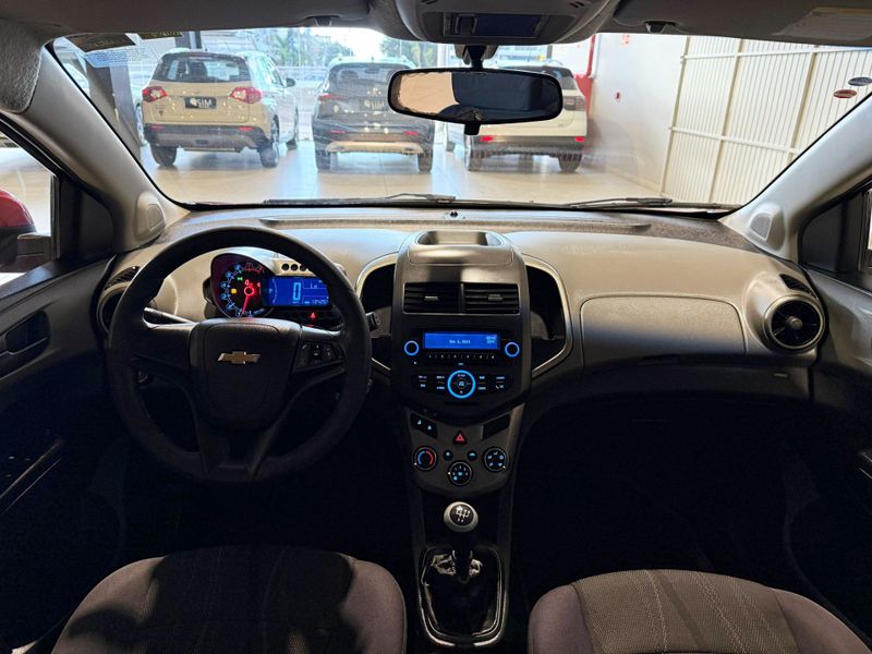 Chevrolet Sonic 1.6 Lt 16v 2013/2014 SIM VEÍCULOS PORTO ALEGRE / Carros no Vale