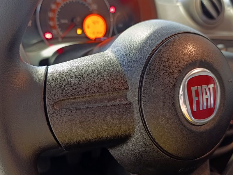 Fiat Uno 1.0 Evo Vivace 8v 2015/2016 SIM VEÍCULOS PORTO ALEGRE / Carros no Vale