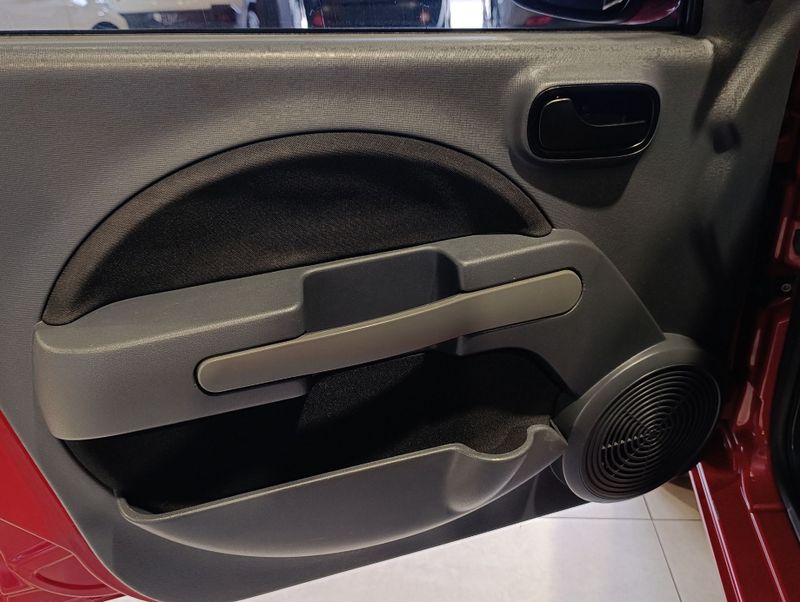 Fiat Uno 1.0 Evo Vivace 8v 2015/2016 SIM VEÍCULOS PORTO ALEGRE / Carros no Vale