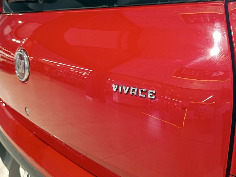 Fiat Uno 1.0 Evo Vivace 8v 2015/2016 SIM VEÍCULOS PORTO ALEGRE / Carros no Vale