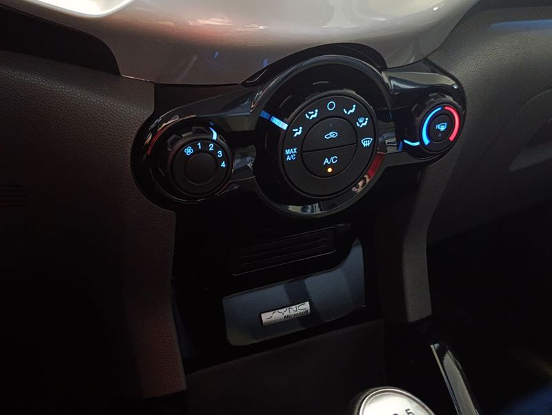 Ford Ecosport Freestyle 1.6 2013/2014 SIM VEÍCULOS PORTO ALEGRE / Carros no Vale