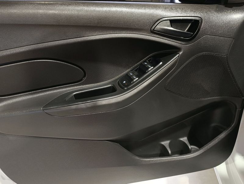 Ford Ka 1.5 Se Plus 12v 2020/2020 SIM VEÍCULOS PORTO ALEGRE / Carros no Vale