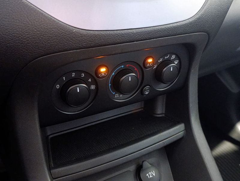 Ford Ka Se 1.0 Ha B 2017/2018 SIM VEÍCULOS PORTO ALEGRE / Carros no Vale