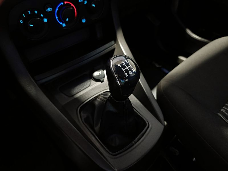 Ford Ka Sedan 1.0 Se 2019/2020 SIM VEÍCULOS PORTO ALEGRE / Carros no Vale