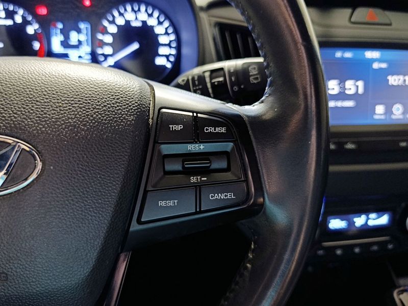 Hyundai Creta Sport 2.0 2018/2019 SIM VEÍCULOS PORTO ALEGRE / Carros no Vale