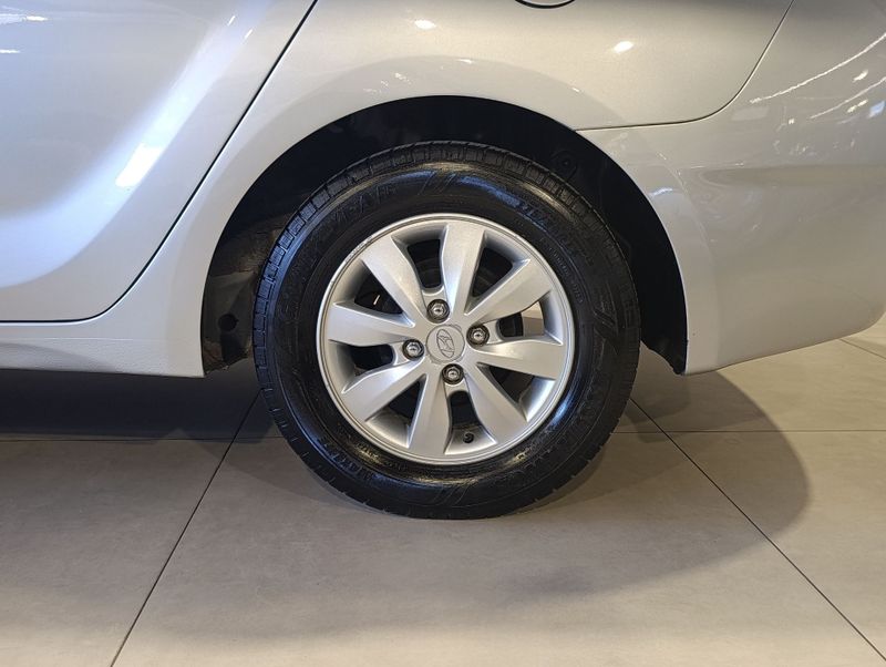 Hyundai Hb20s 1.6m Comf 2015/2015 SIM VEÍCULOS PORTO ALEGRE / Carros no Vale